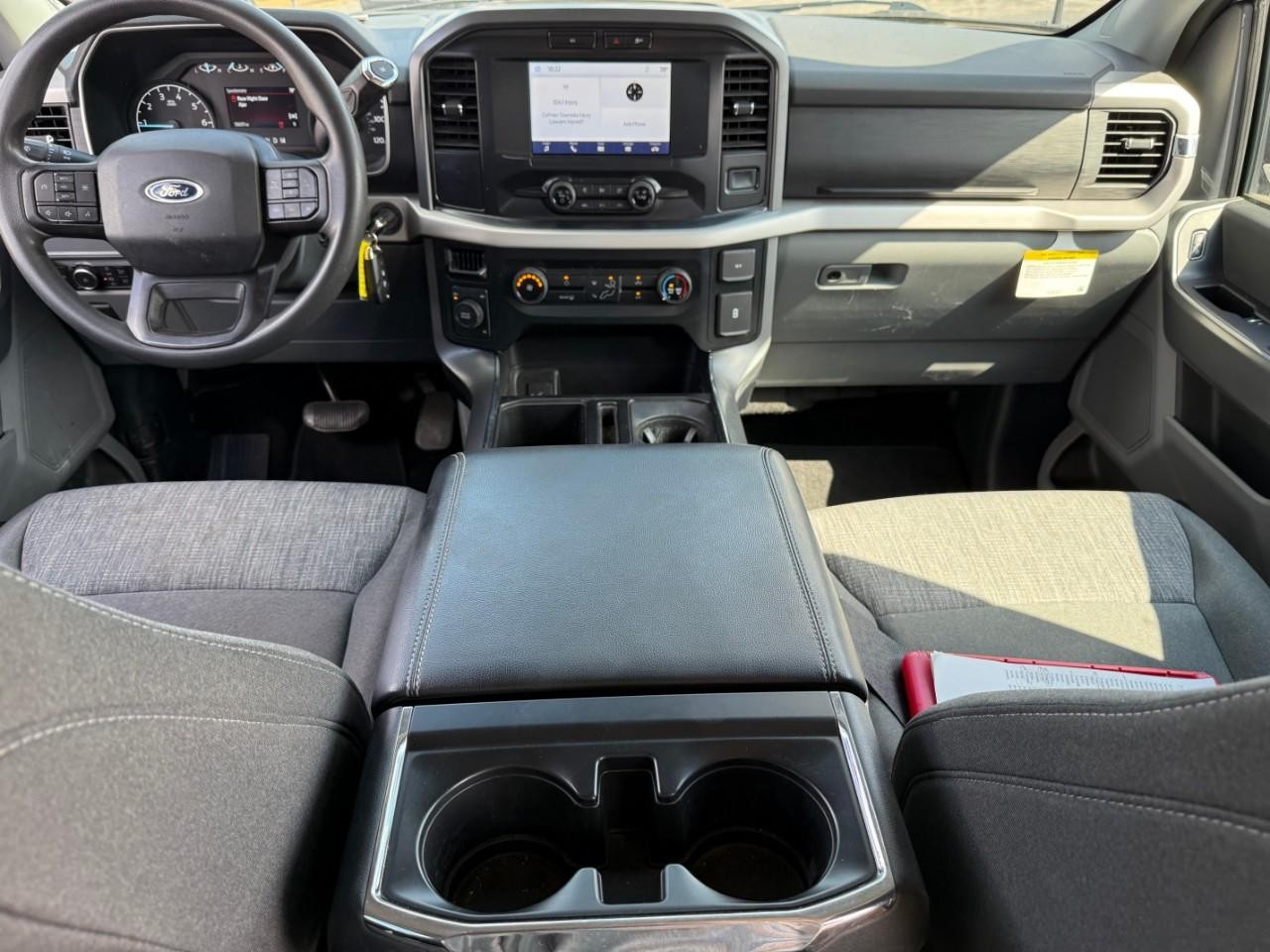 Ford F-150 Vehicle Full-screen Gallery Image 06