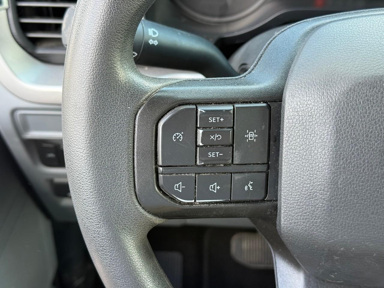 Ford F-150 Vehicle Full-screen Gallery Image 13