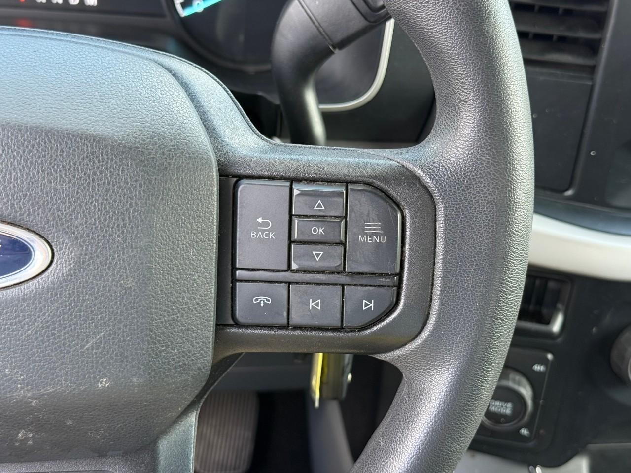 Ford F-150 Vehicle Full-screen Gallery Image 14