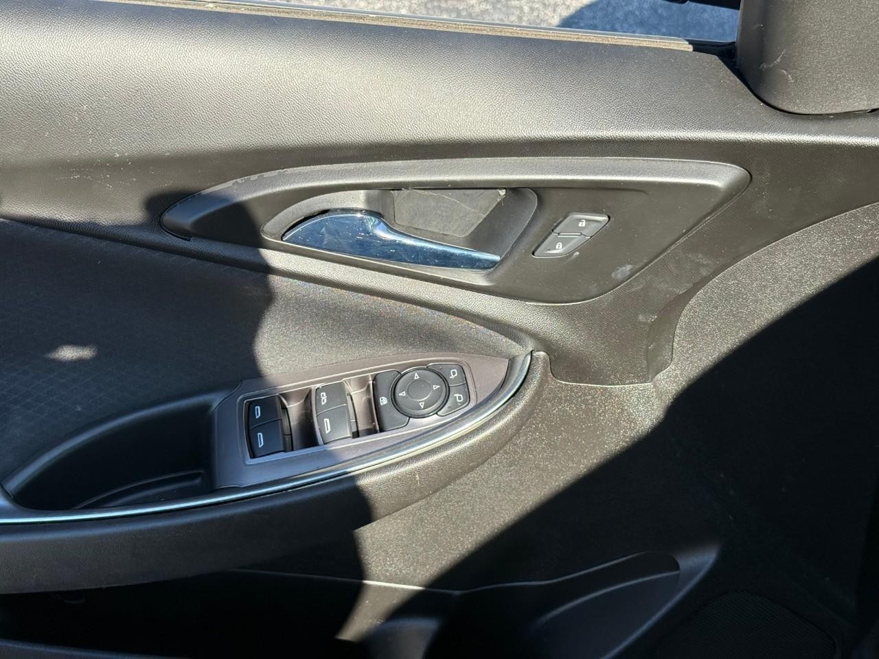 Chevrolet Malibu Vehicle Full-screen Gallery Image 10