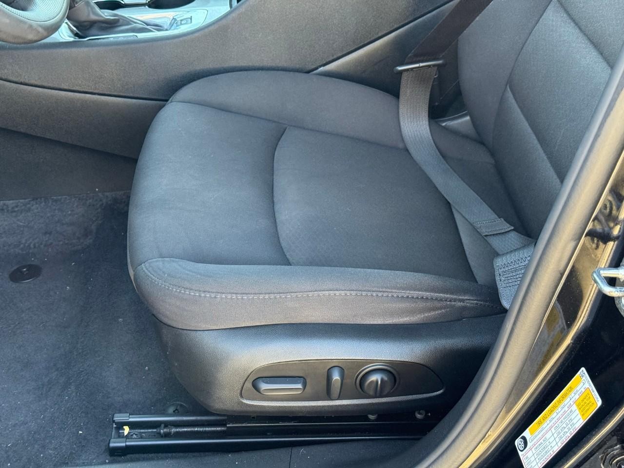 Chevrolet Malibu Vehicle Full-screen Gallery Image 12