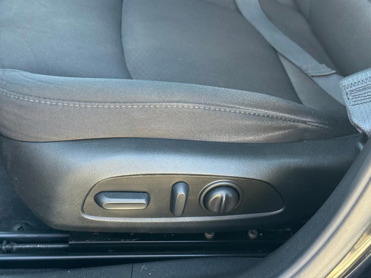 Chevrolet Malibu Vehicle Full-screen Gallery Image 13