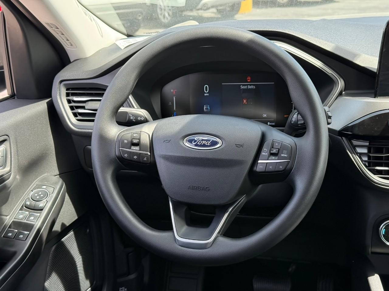 Ford Escape Vehicle Full-screen Gallery Image 07