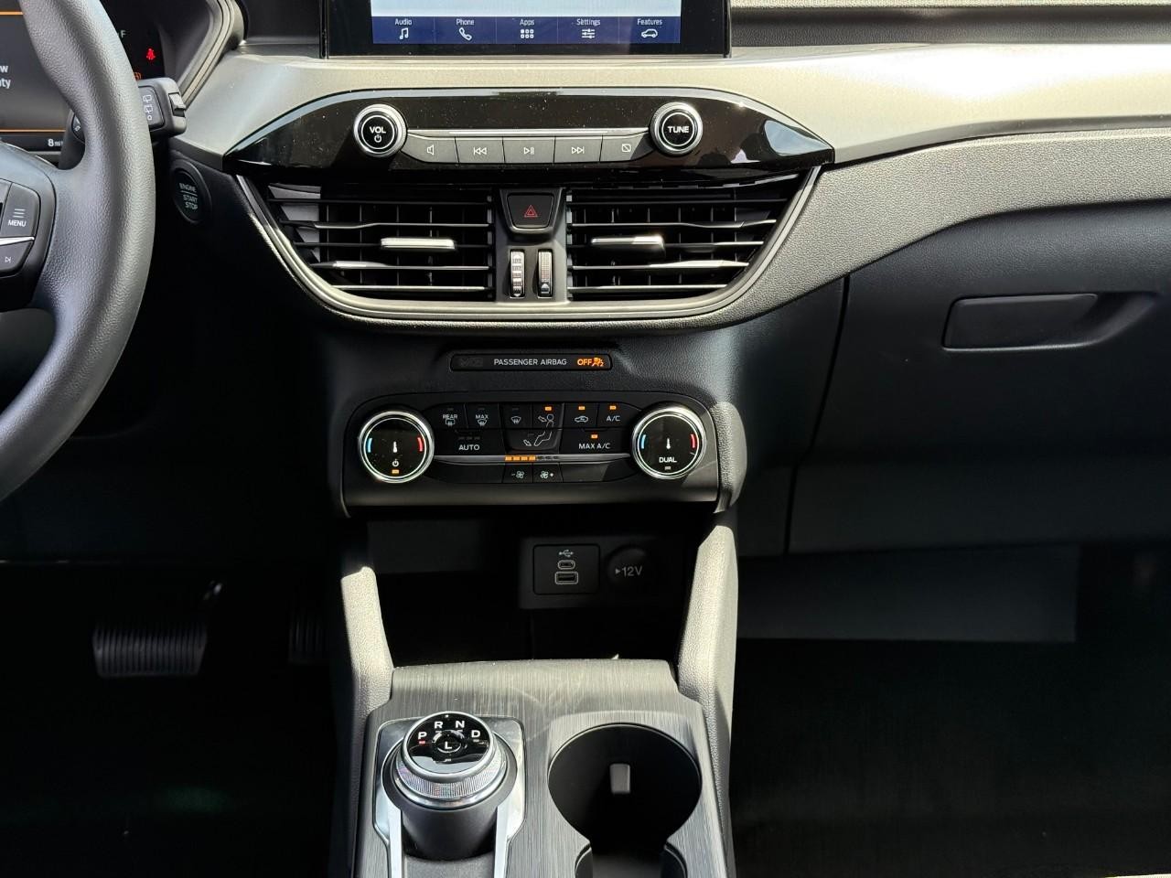 Ford Escape Vehicle Full-screen Gallery Image 09