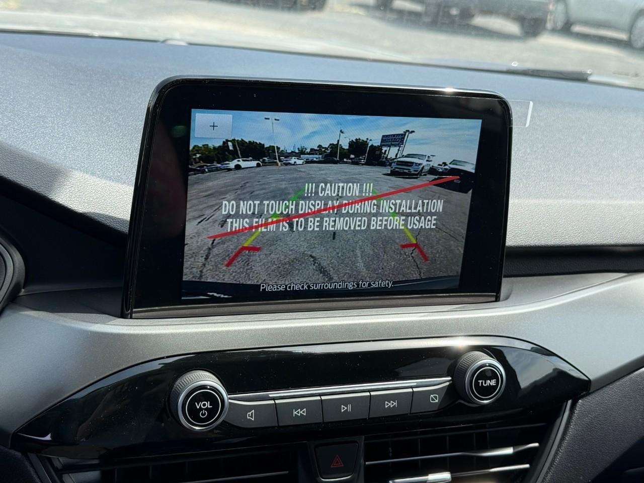 Ford Escape Vehicle Full-screen Gallery Image 17