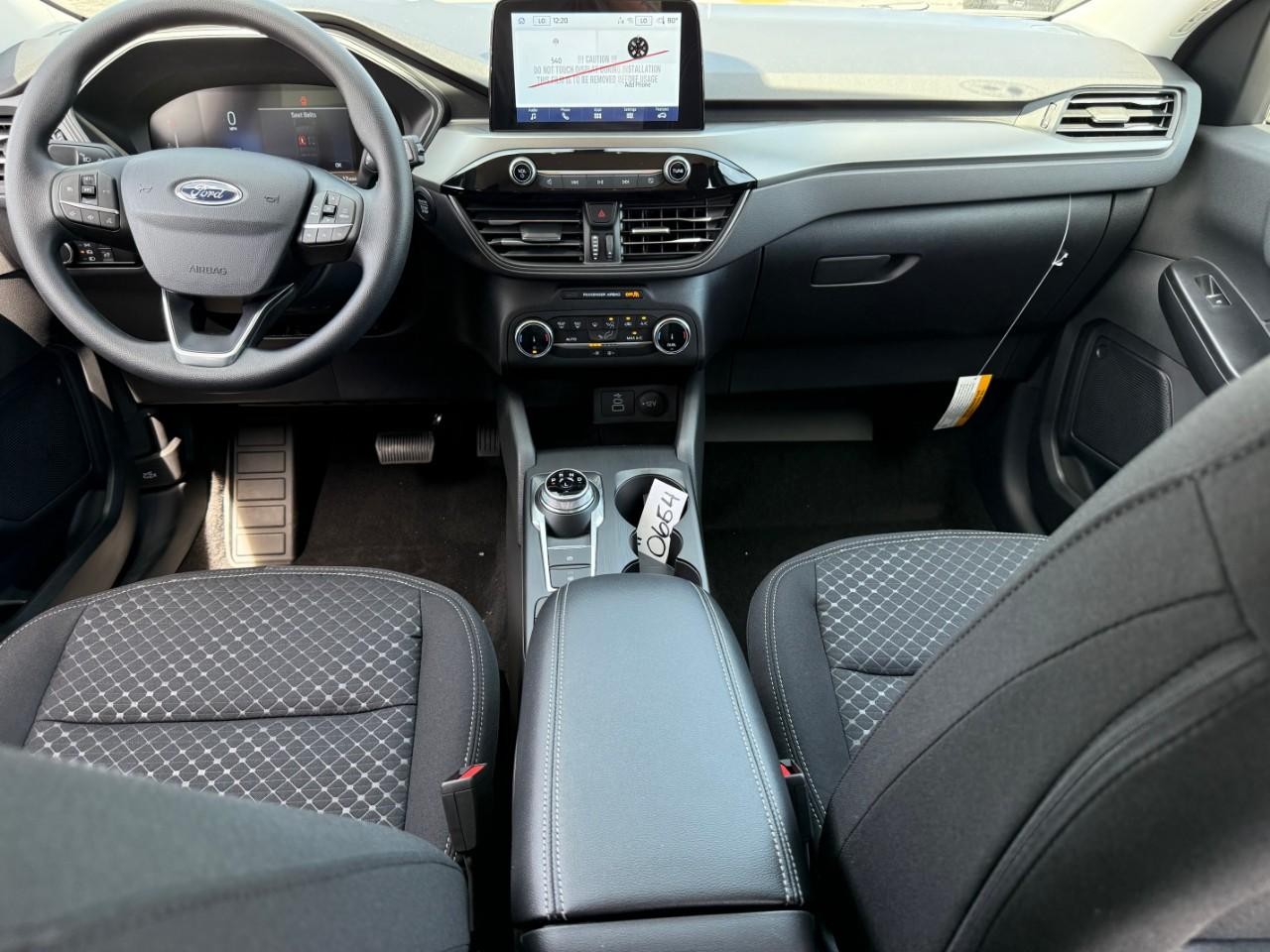 Ford Escape Vehicle Full-screen Gallery Image 06