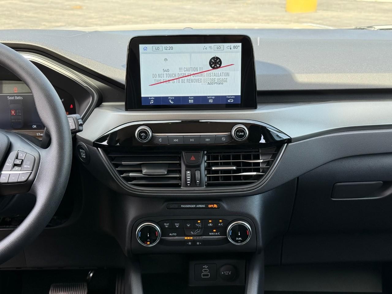 Ford Escape Vehicle Full-screen Gallery Image 08