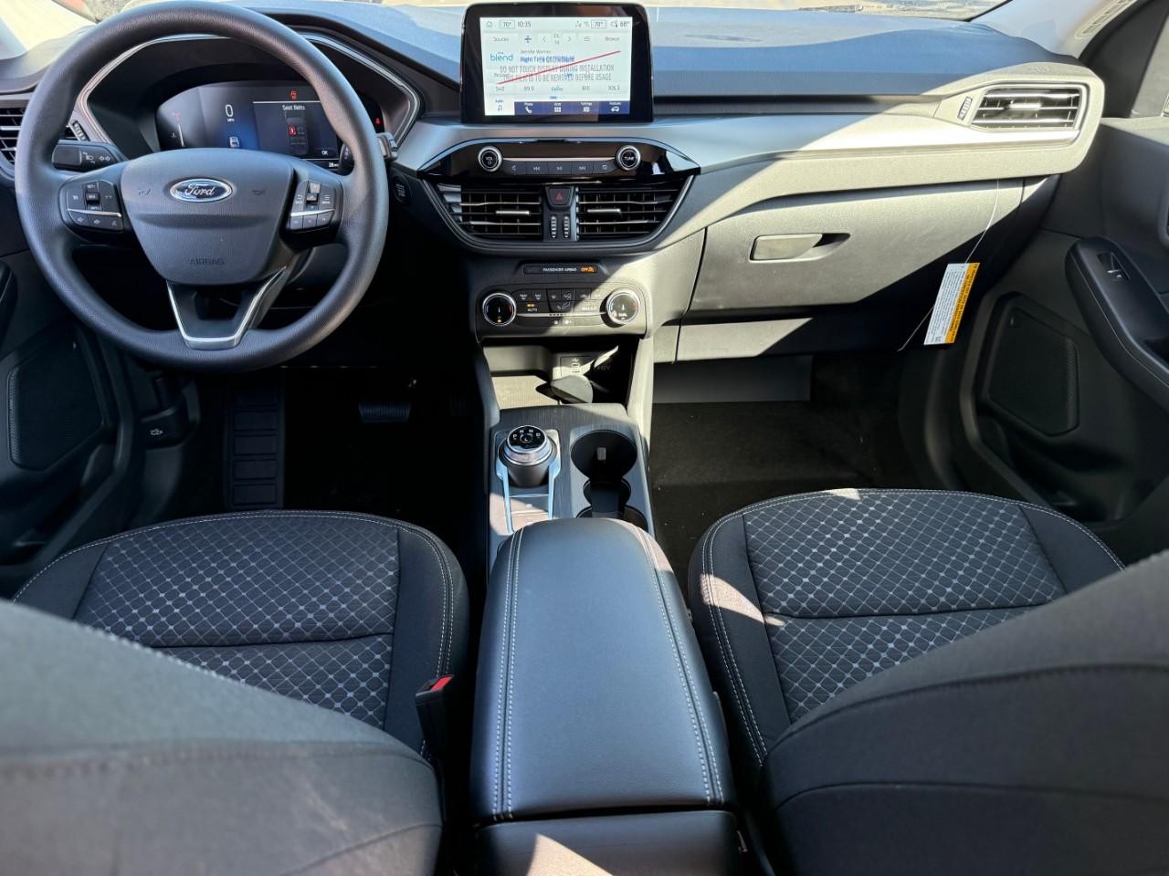 Ford Escape Vehicle Full-screen Gallery Image 06