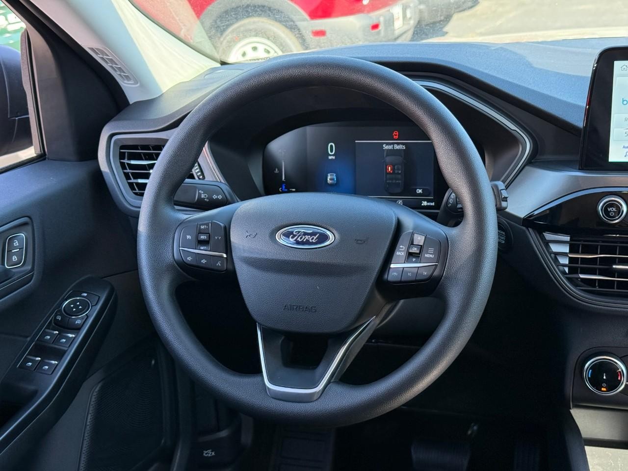 Ford Escape Vehicle Full-screen Gallery Image 07