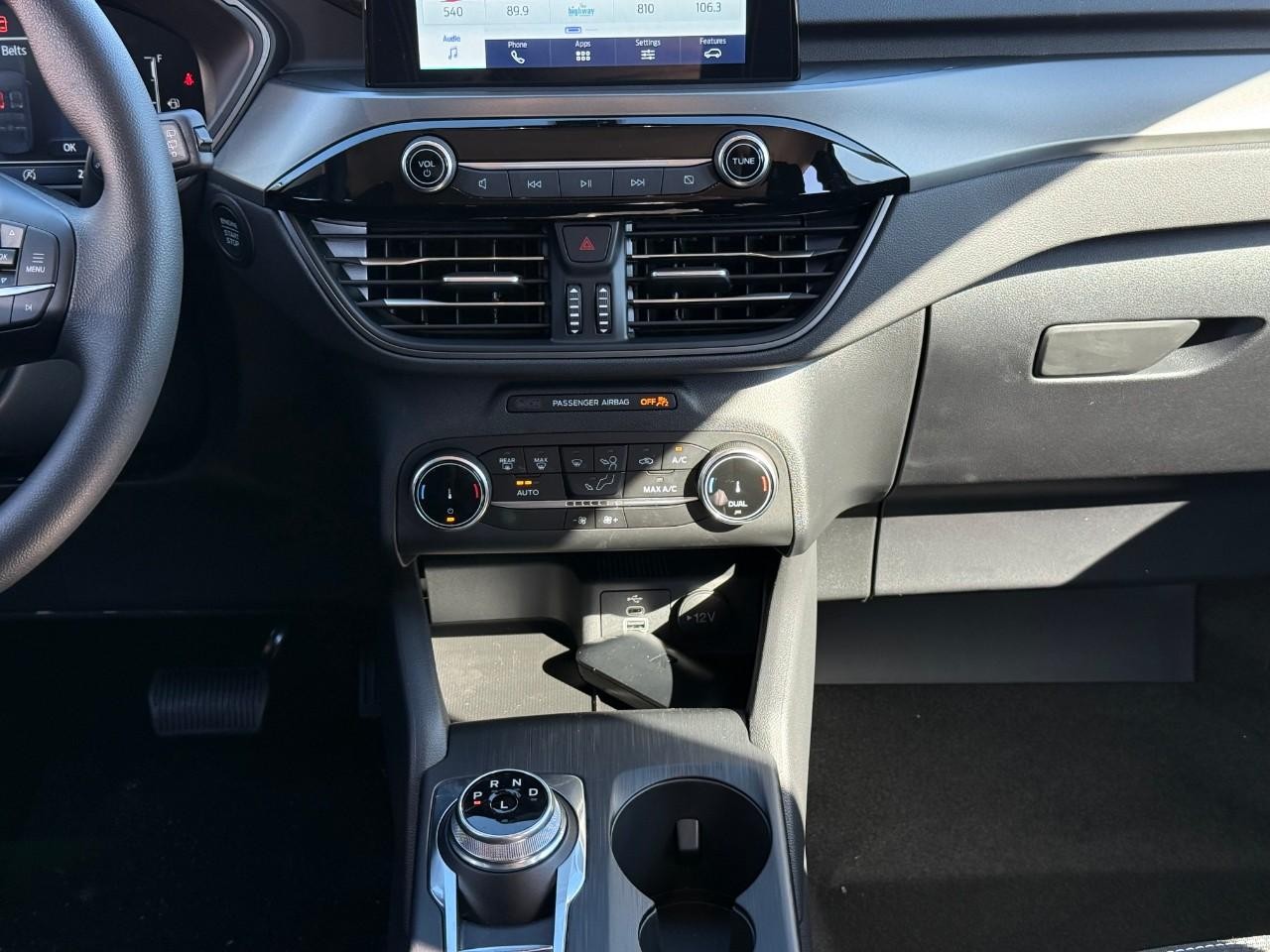 Ford Escape Vehicle Full-screen Gallery Image 09