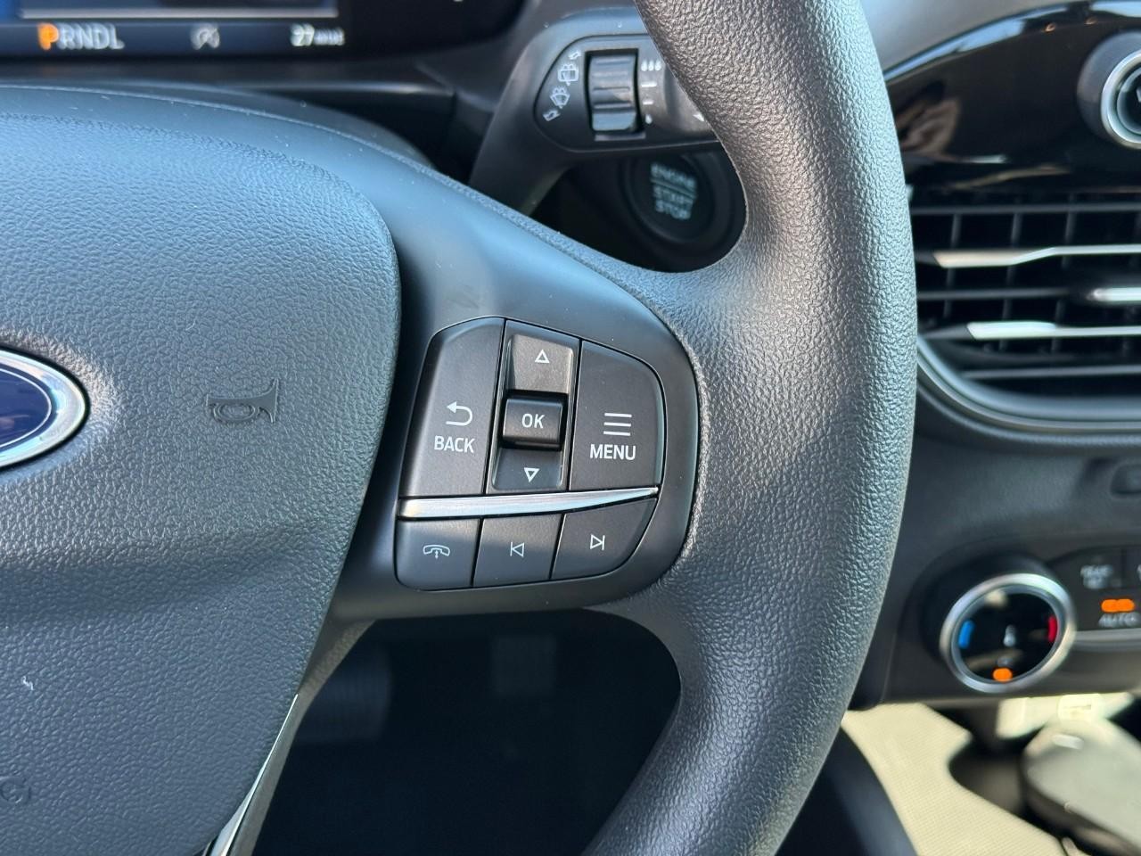 Ford Escape Vehicle Full-screen Gallery Image 13