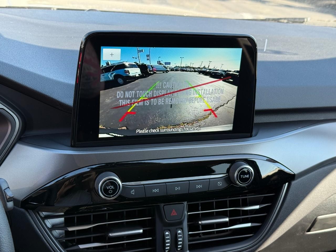 Ford Escape Vehicle Full-screen Gallery Image 16