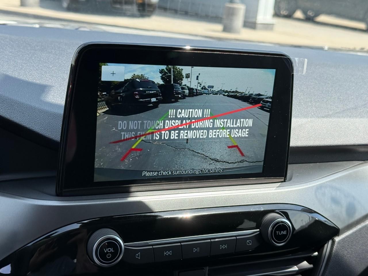 Ford Escape Vehicle Full-screen Gallery Image 19