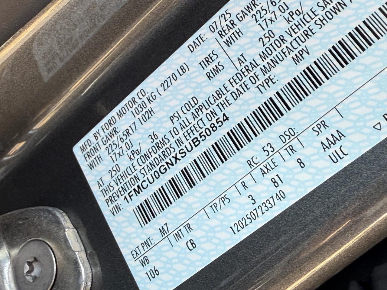 Ford Escape Vehicle Full-screen Gallery Image 20