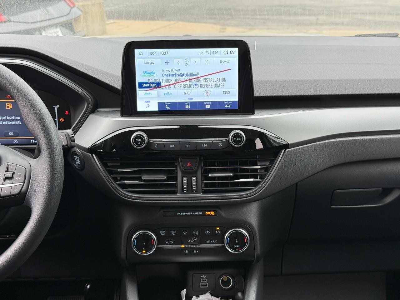 Ford Escape Vehicle Full-screen Gallery Image 08