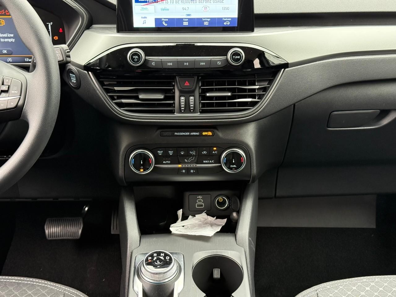 Ford Escape Vehicle Full-screen Gallery Image 09