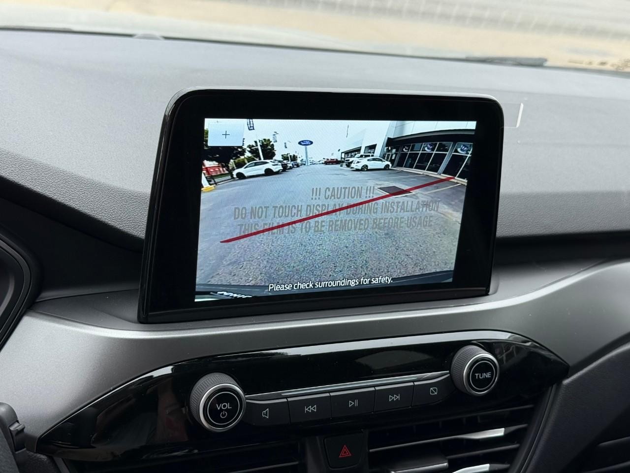 Ford Escape Vehicle Full-screen Gallery Image 14