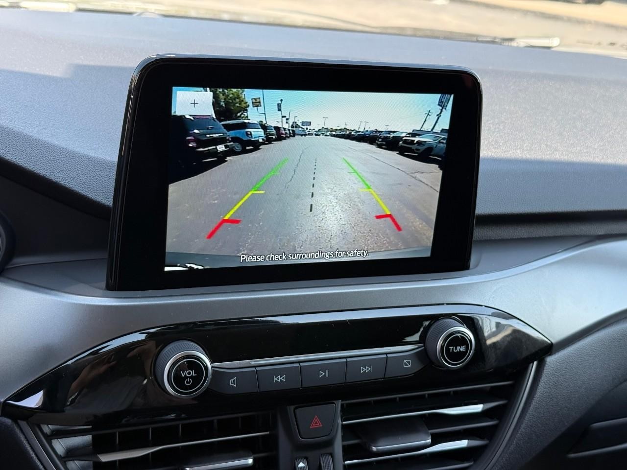 Ford Escape Vehicle Full-screen Gallery Image 18