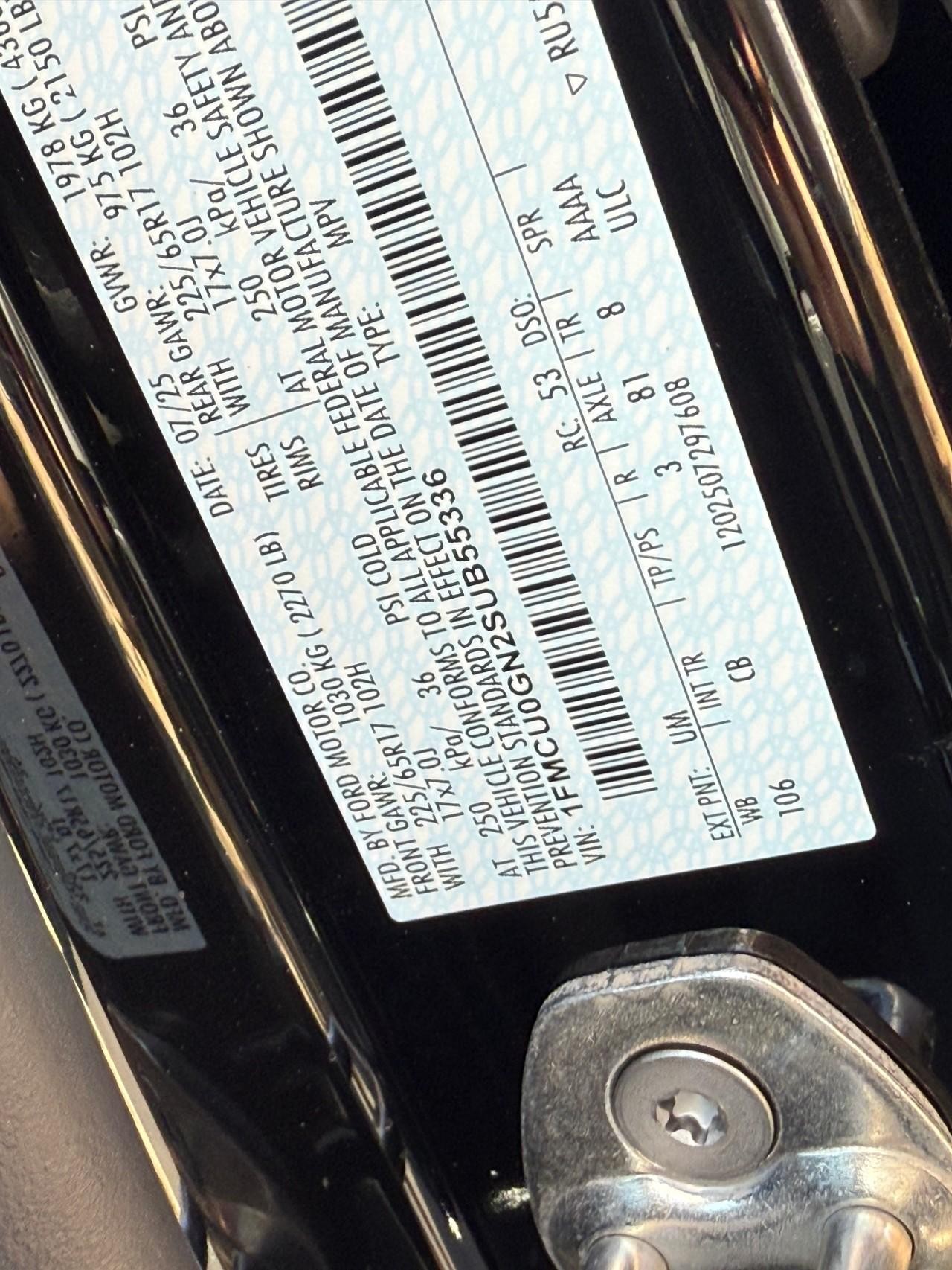 Ford Escape Vehicle Full-screen Gallery Image 19