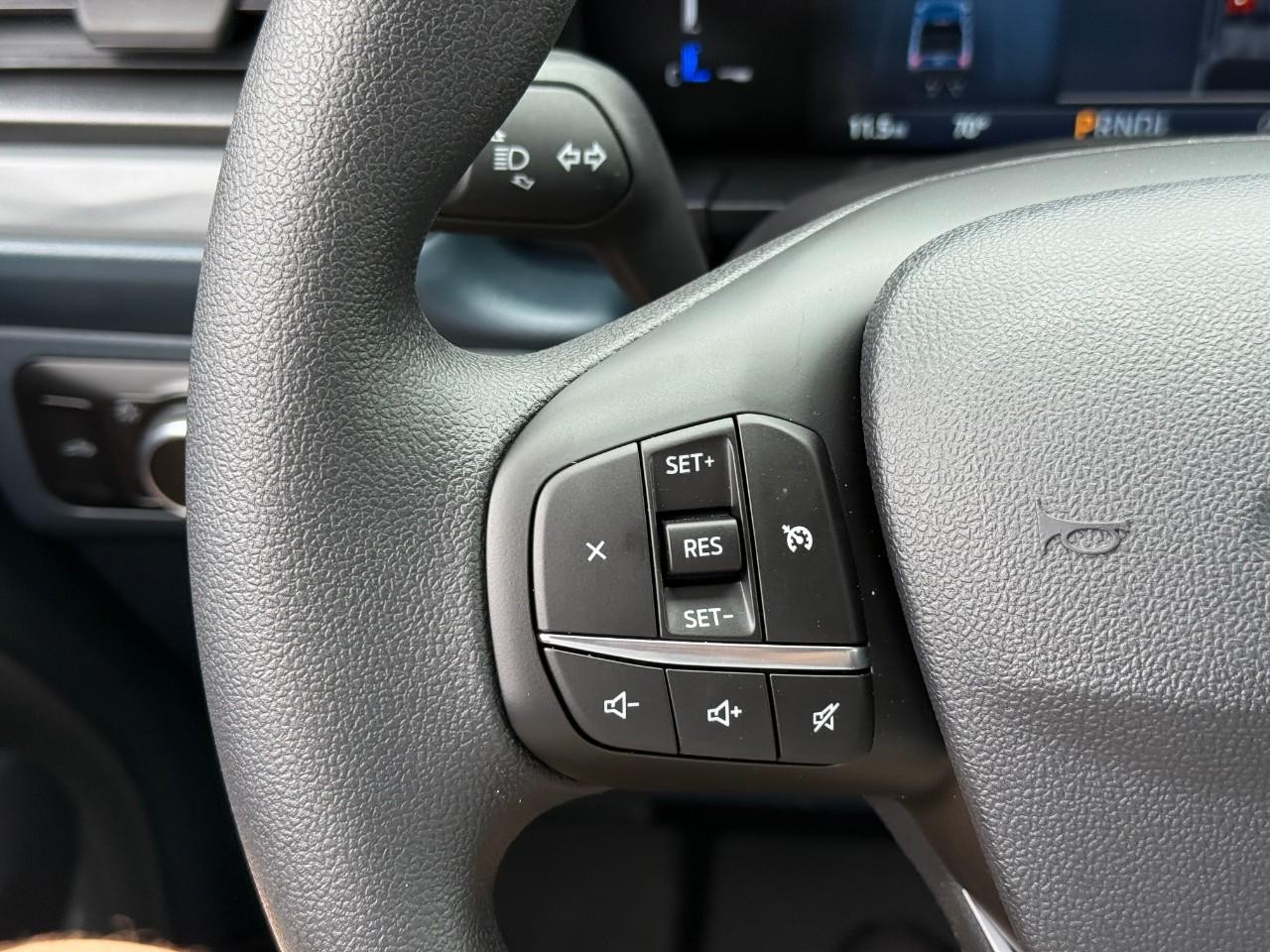 Ford Maverick Vehicle Full-screen Gallery Image 12