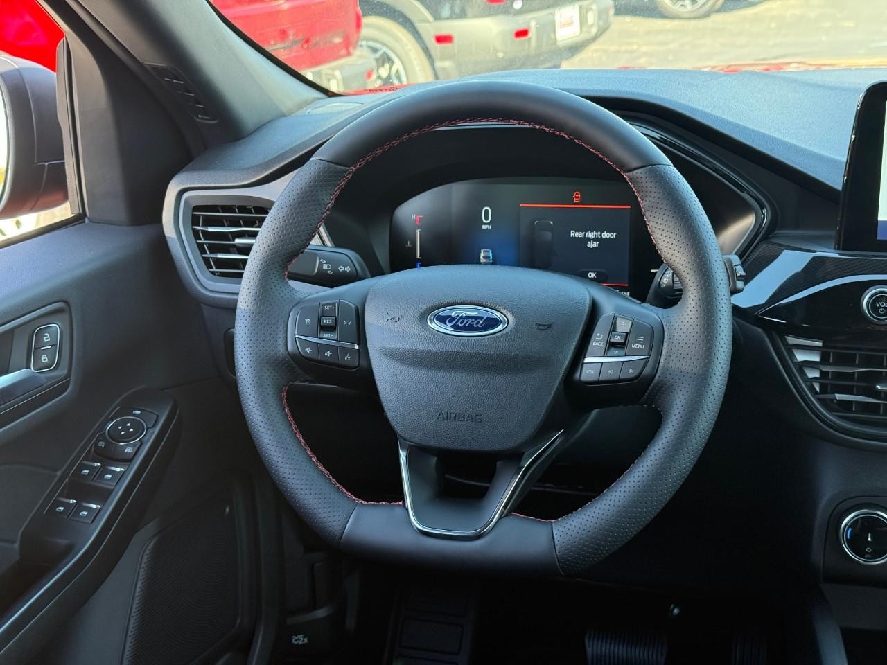 Ford Escape Vehicle Full-screen Gallery Image 07