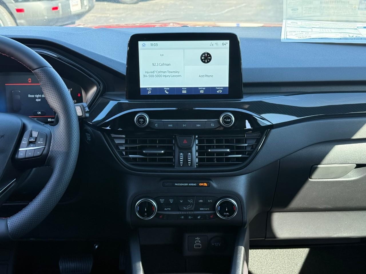 Ford Escape Vehicle Full-screen Gallery Image 08