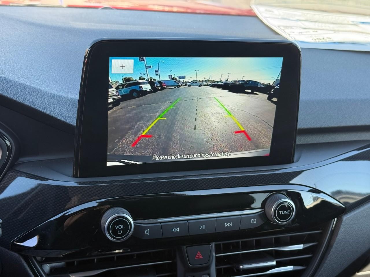 Ford Escape Vehicle Full-screen Gallery Image 18