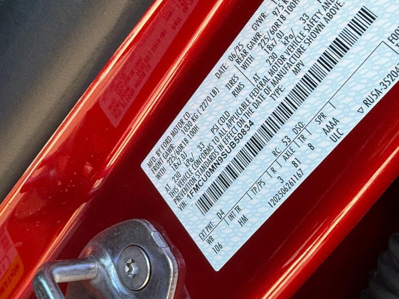 Ford Escape Vehicle Full-screen Gallery Image 19