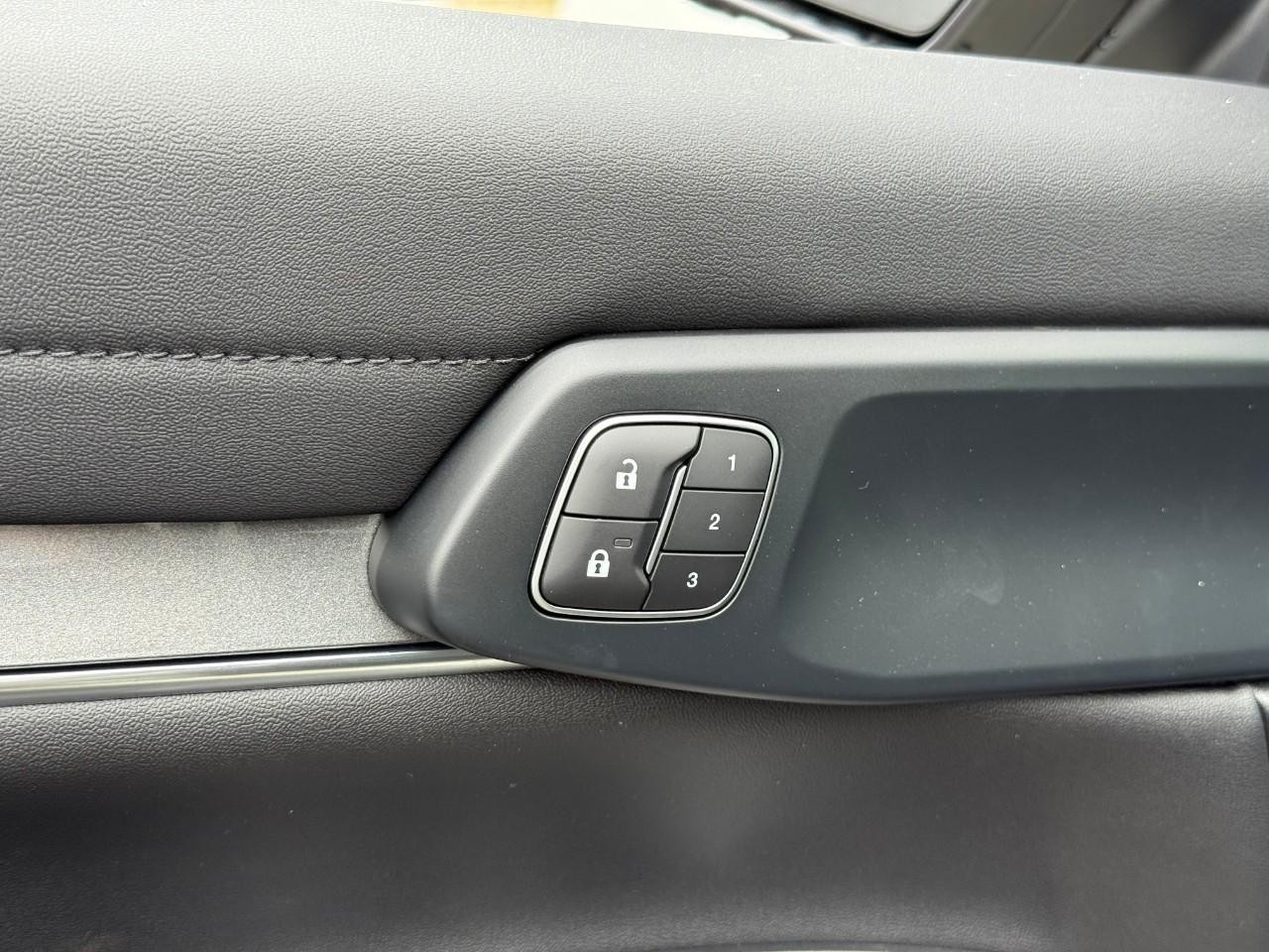 Ford Ranger Vehicle Full-screen Gallery Image 11