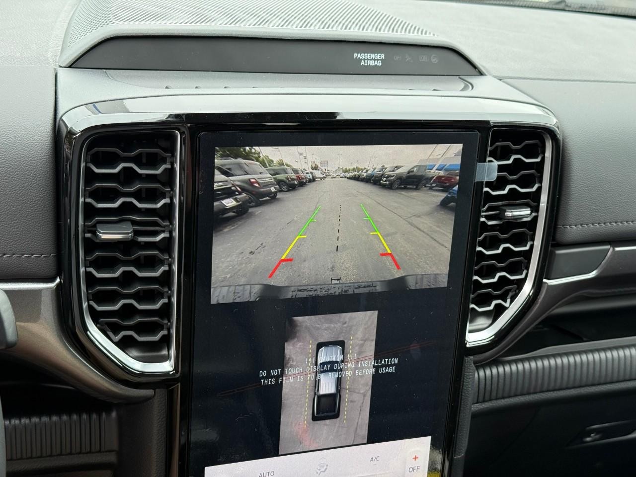 Ford Ranger Vehicle Full-screen Gallery Image 18