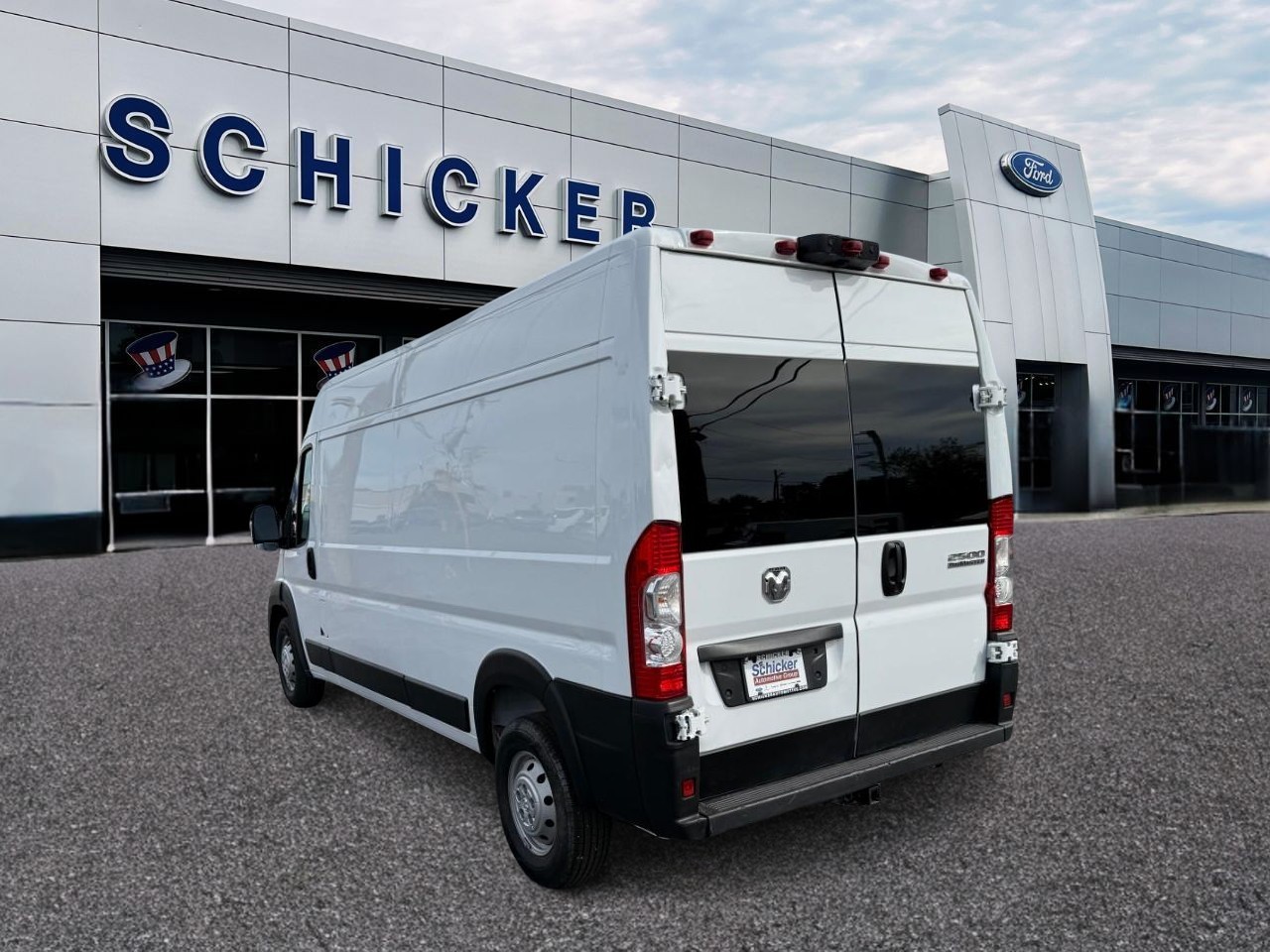 Ram ProMaster Cargo Van Vehicle Full-screen Gallery Image 03