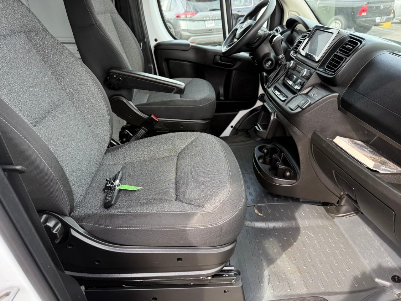 Ram ProMaster Cargo Van Vehicle Full-screen Gallery Image 05