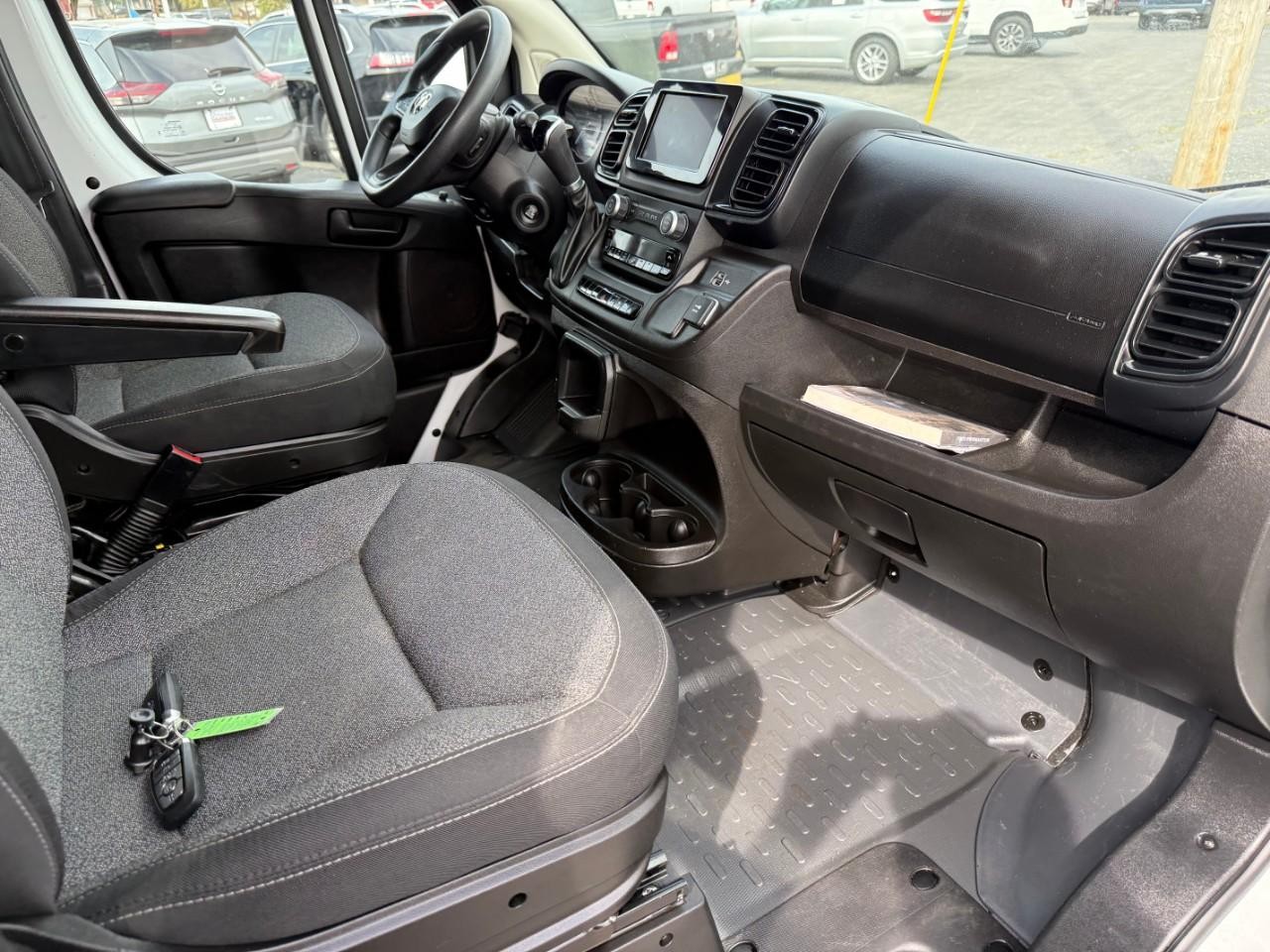 Ram ProMaster Cargo Van Vehicle Full-screen Gallery Image 06