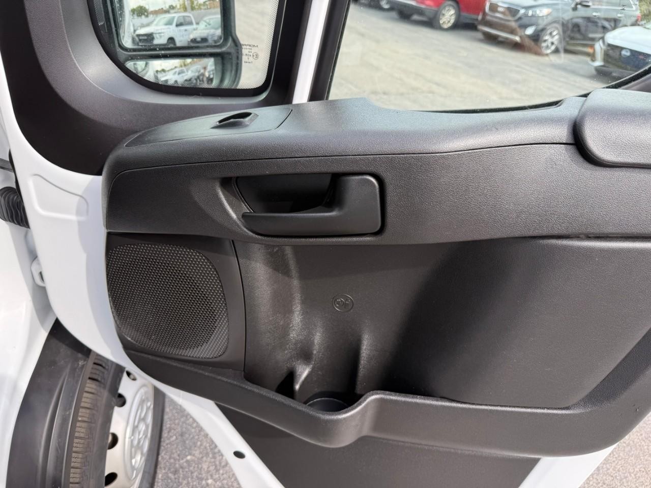 Ram ProMaster Cargo Van Vehicle Full-screen Gallery Image 07