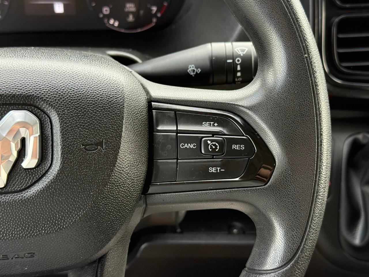 Ram ProMaster Cargo Van Vehicle Full-screen Gallery Image 11