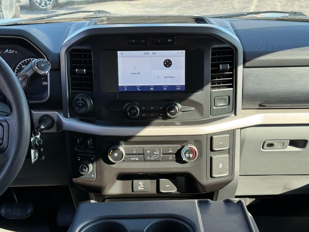 Ford F-150 Vehicle Full-screen Gallery Image 08