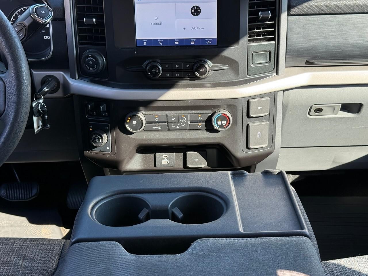 Ford F-150 Vehicle Full-screen Gallery Image 09