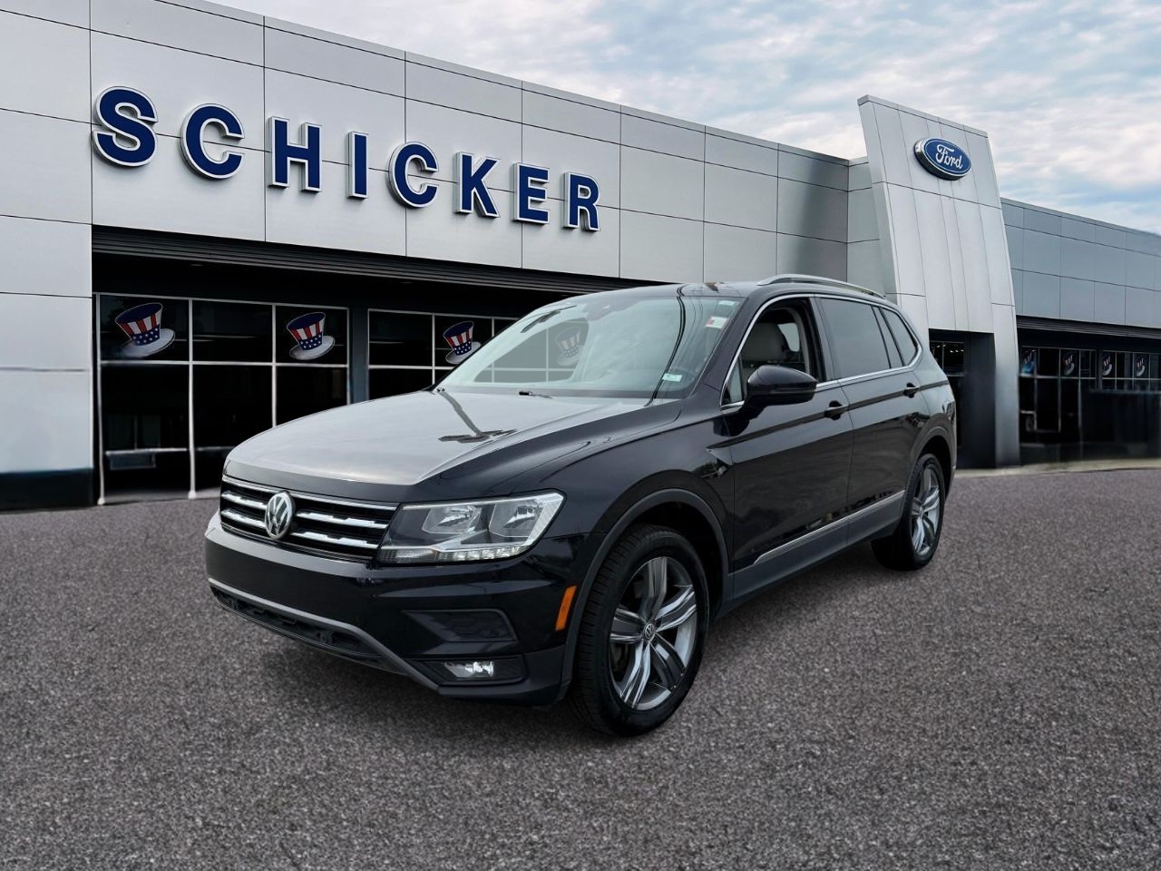 Volkswagen Tiguan Vehicle Full-screen Gallery Image 04