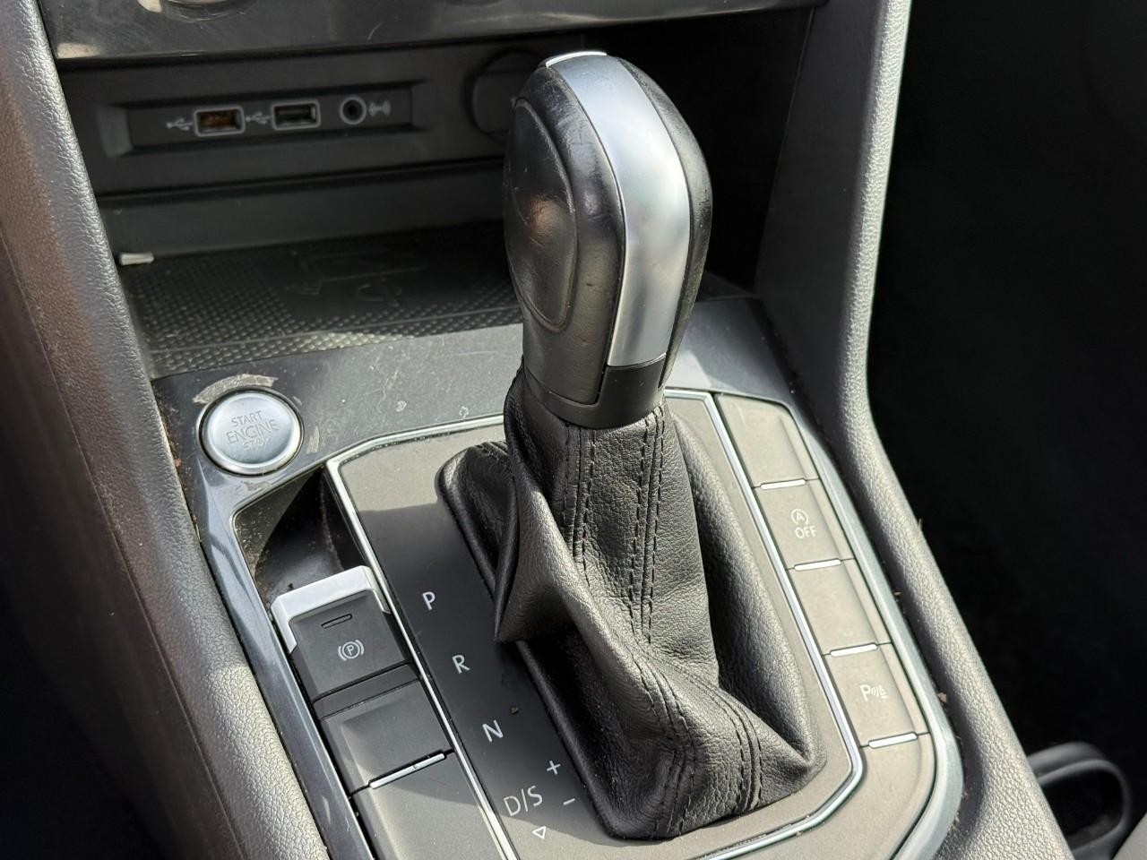 Volkswagen Tiguan Vehicle Full-screen Gallery Image 18