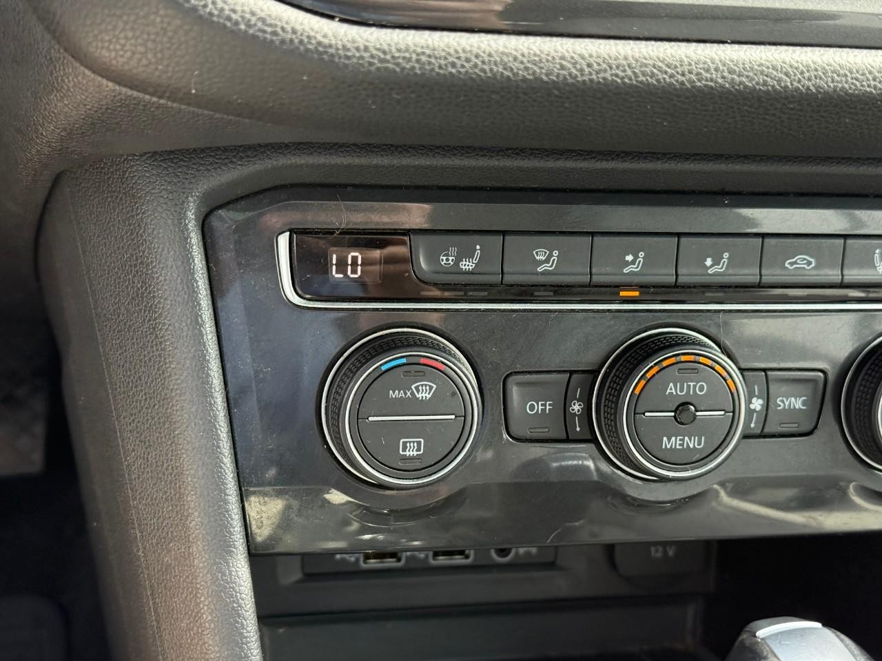 Volkswagen Tiguan Vehicle Full-screen Gallery Image 19