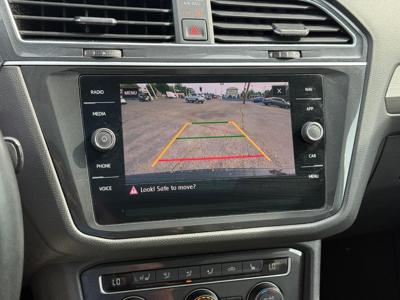 Volkswagen Tiguan Vehicle Full-screen Gallery Image 20