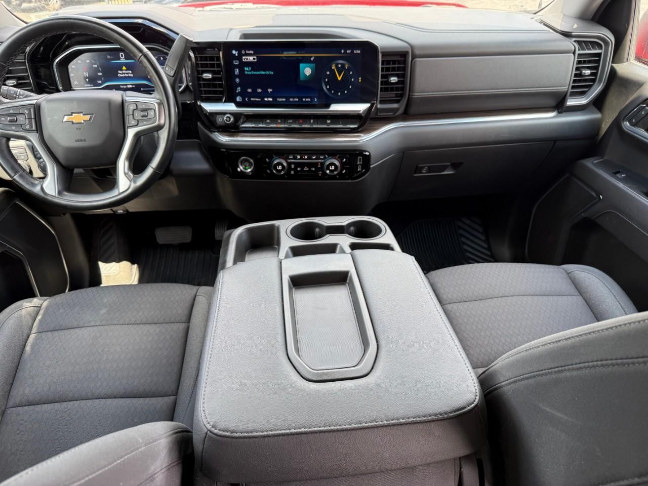 Chevrolet Silverado 1500 Vehicle Full-screen Gallery Image 06