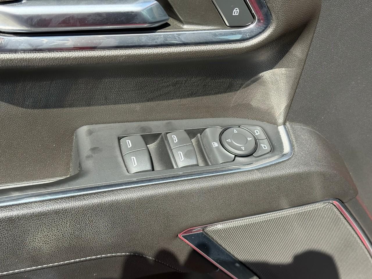 Chevrolet Silverado 1500 Vehicle Full-screen Gallery Image 11