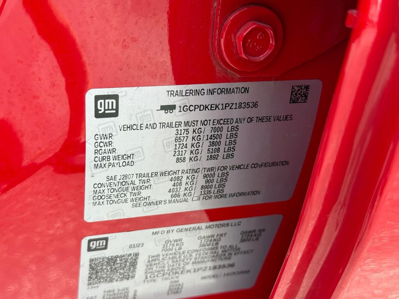 Chevrolet Silverado 1500 Vehicle Full-screen Gallery Image 19