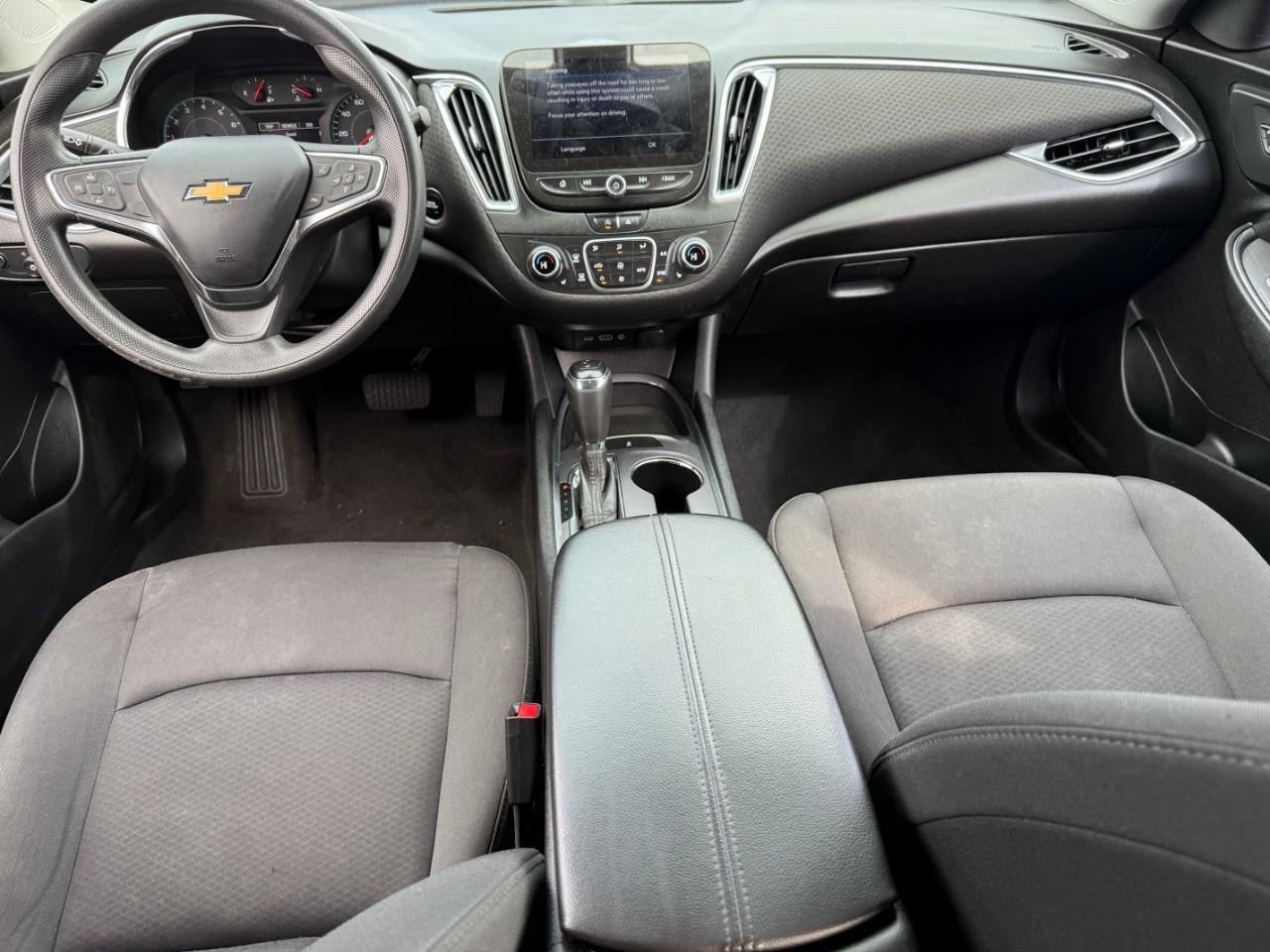 Chevrolet Malibu Vehicle Full-screen Gallery Image 06