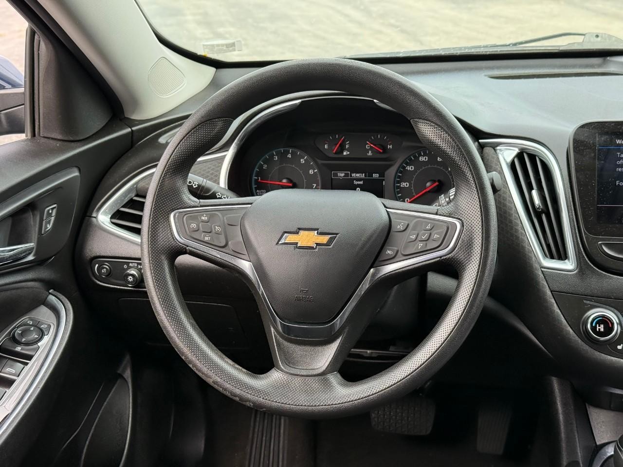 Chevrolet Malibu Vehicle Full-screen Gallery Image 07