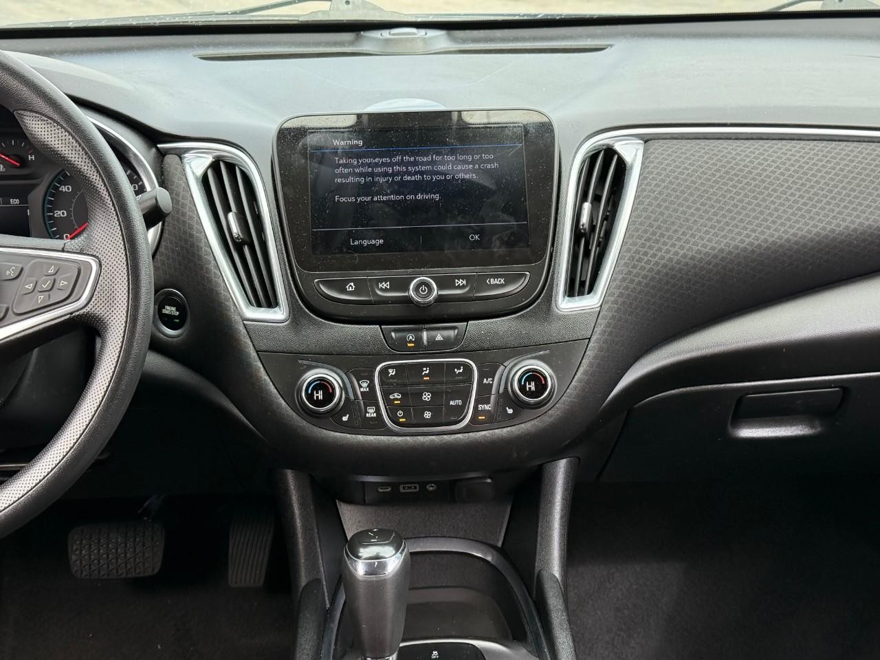 Chevrolet Malibu Vehicle Full-screen Gallery Image 08