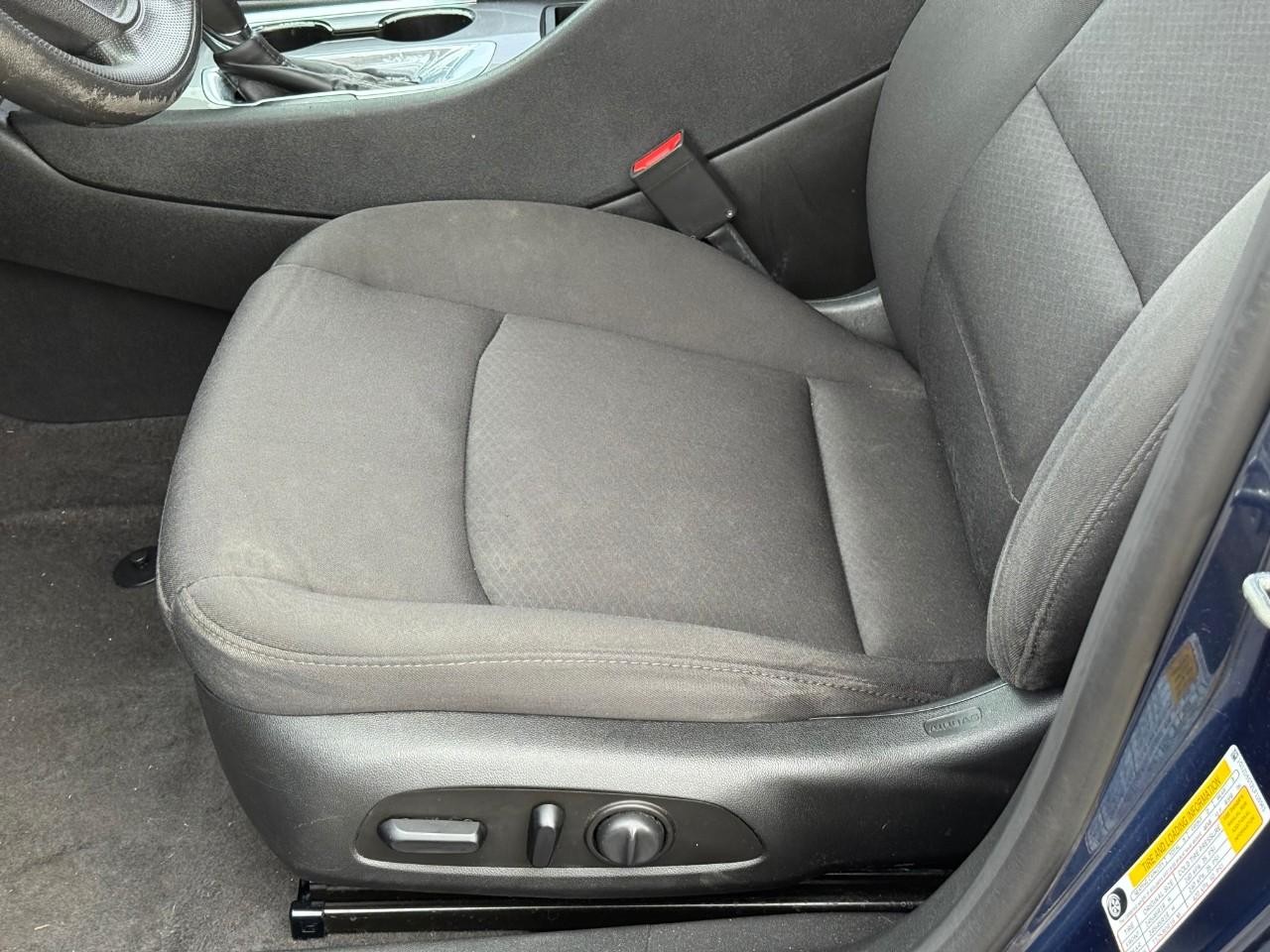 Chevrolet Malibu Vehicle Full-screen Gallery Image 12