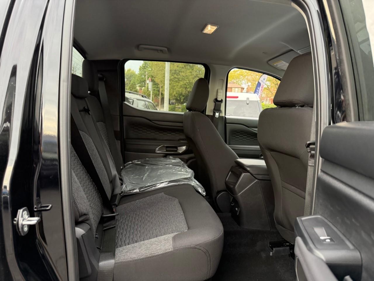 Ford Ranger Vehicle Full-screen Gallery Image 05