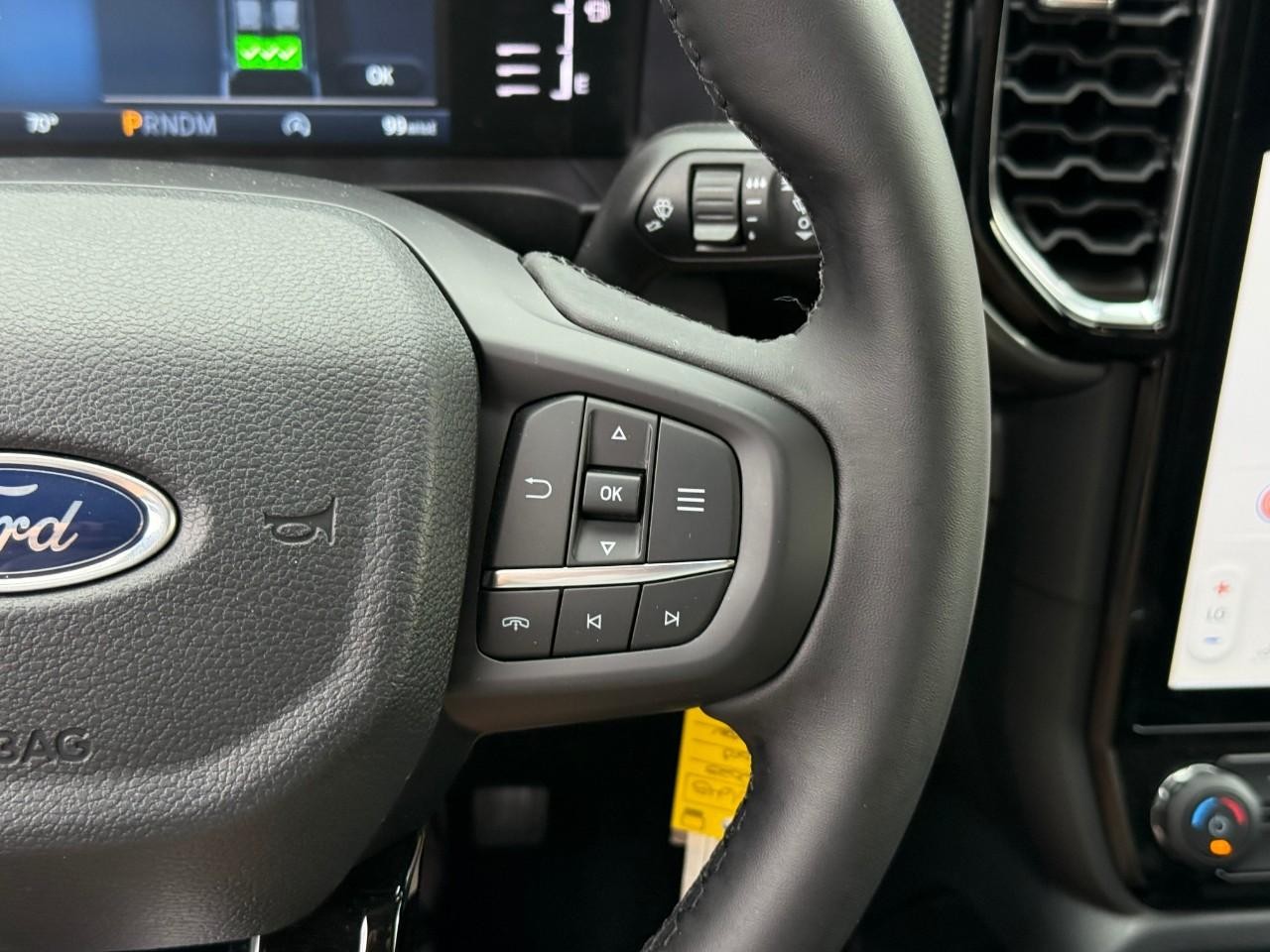 Ford Ranger Vehicle Full-screen Gallery Image 15